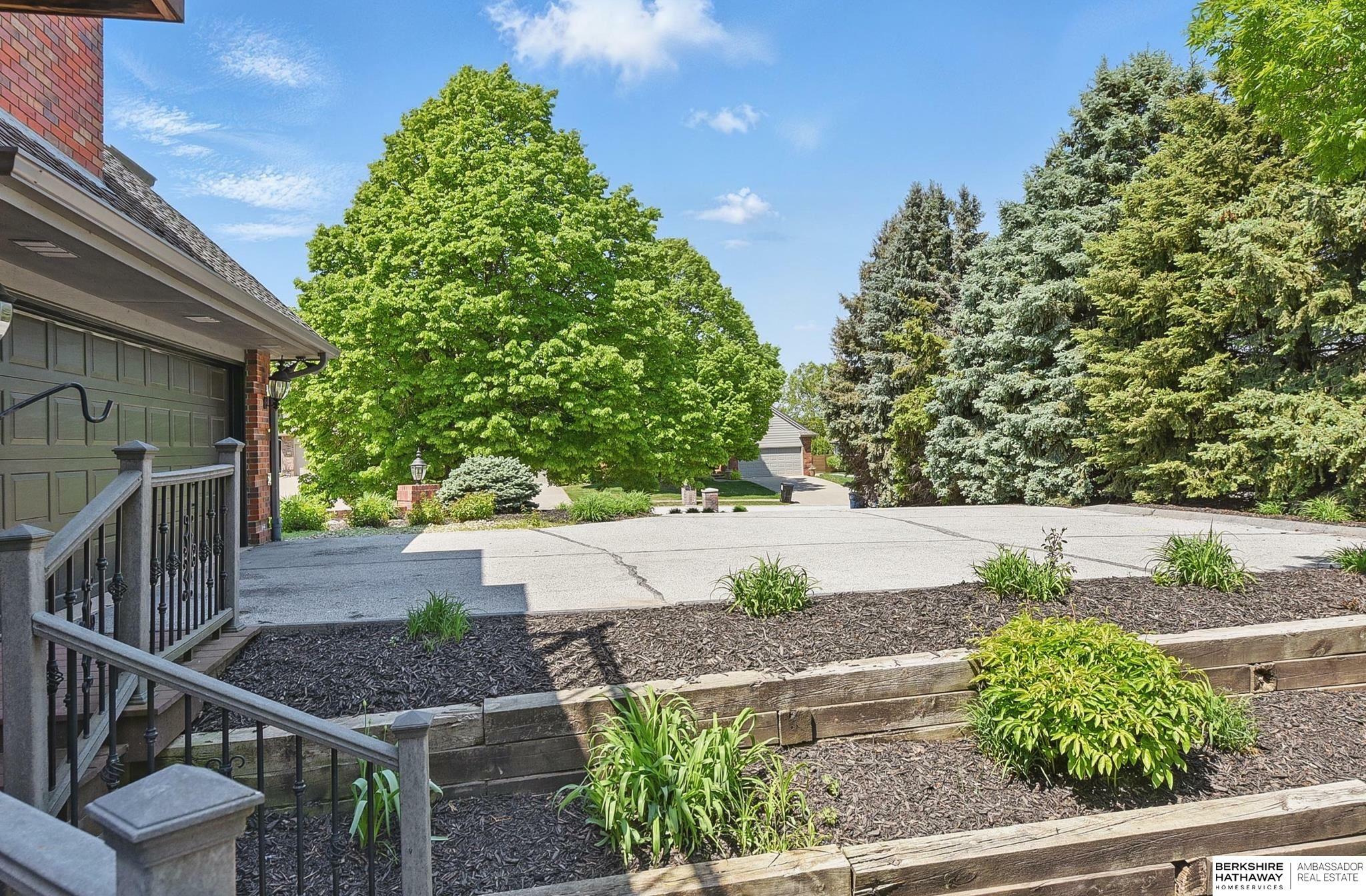 Property Photo: 2541 S 221st Circle NE 68022