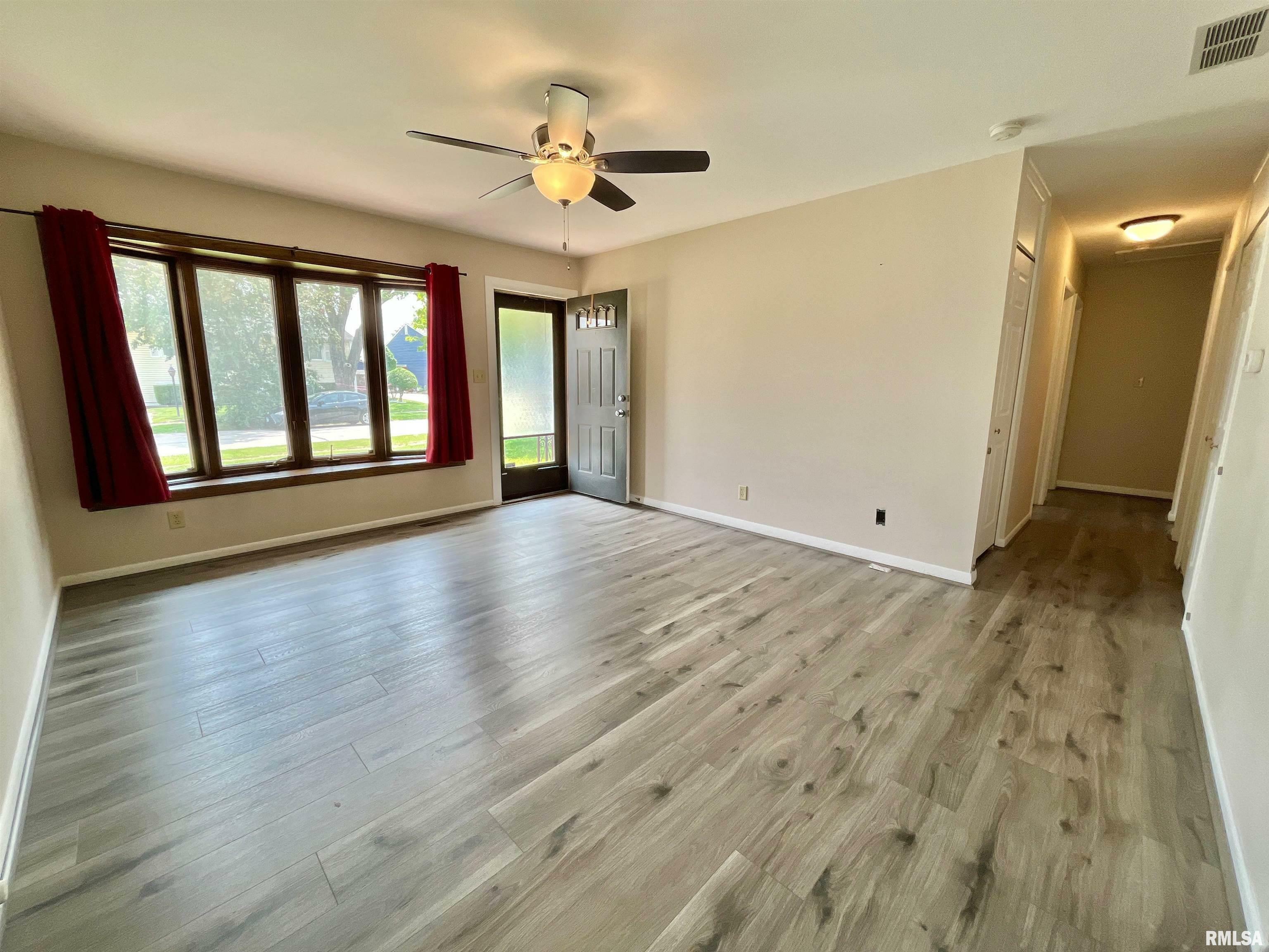 Property Photo: 5025 44th Avenue IL 61265
