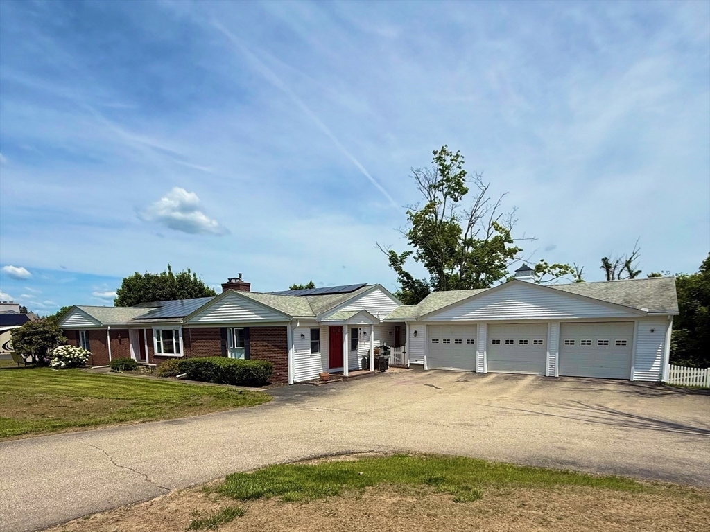 Property Photo: 74 Fiske Hill Rd MA 01566