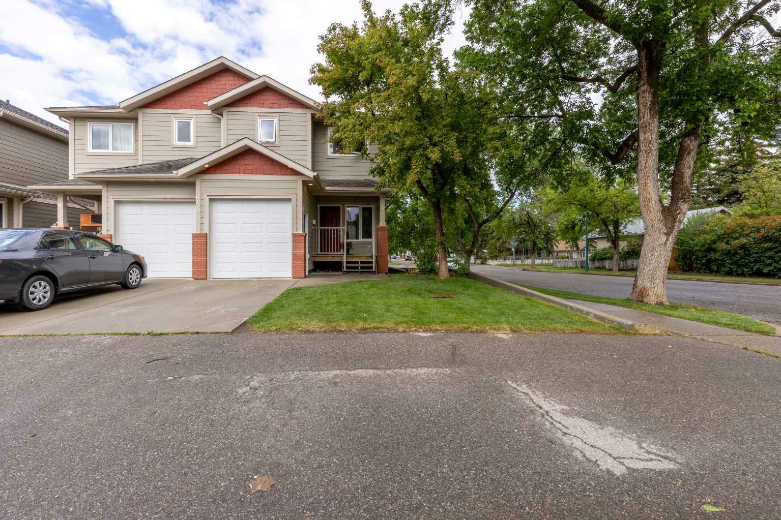 Property Photo: 645 12A Street N 4 AB T1H 2K1