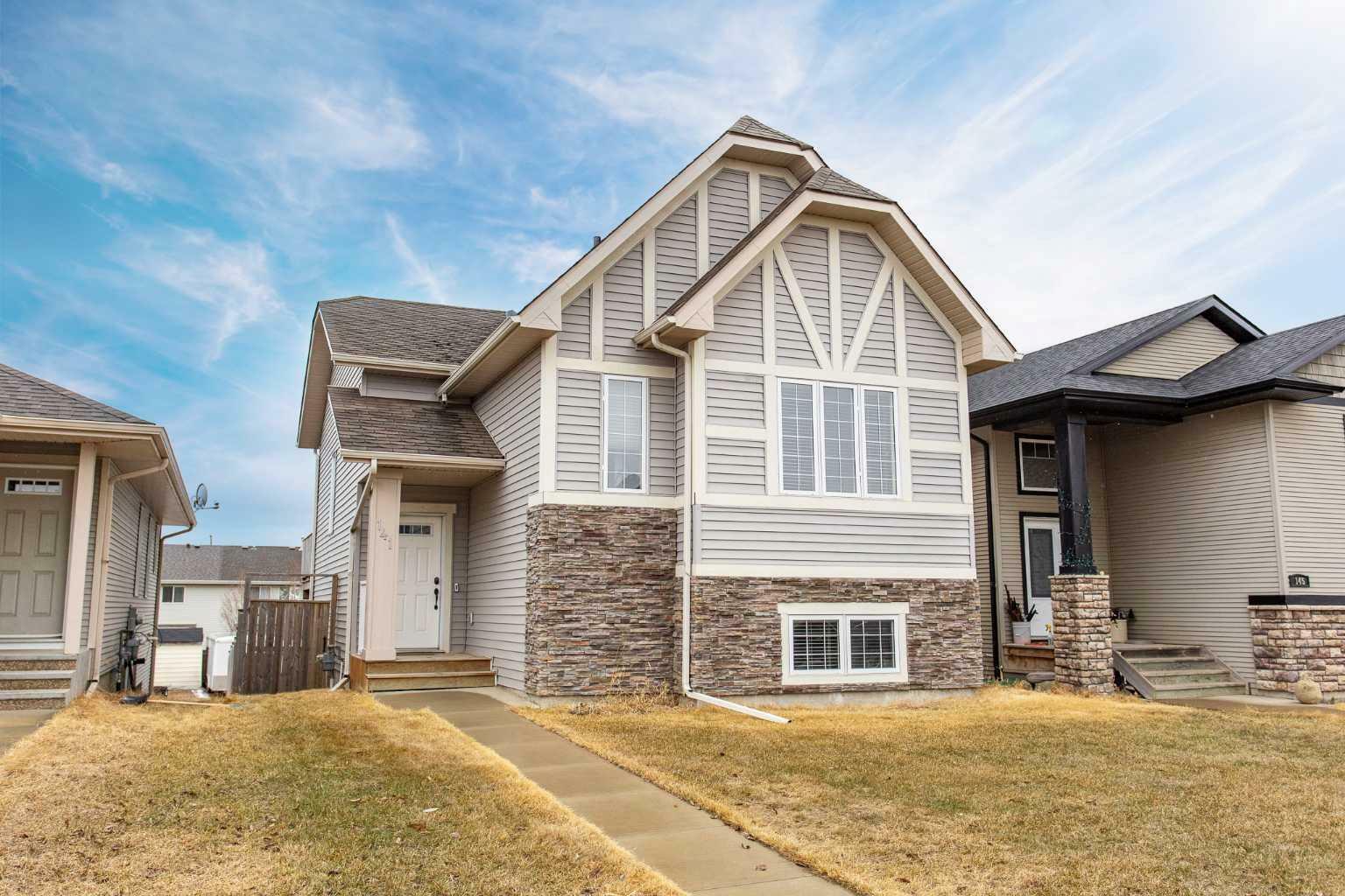 141 Valley Crescent  Blackfalds AB T4M 0K2 photo