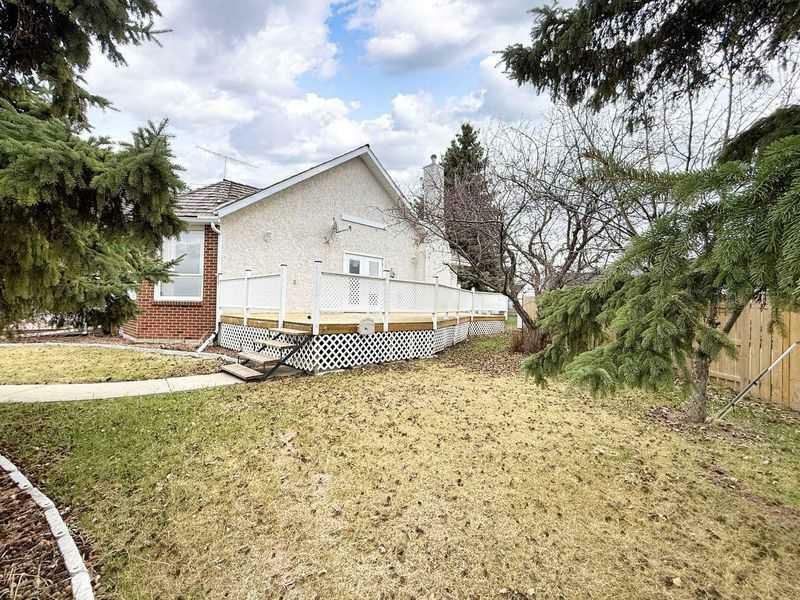 Property Photo: 5511 Shannon Drive AB T4H 1C2