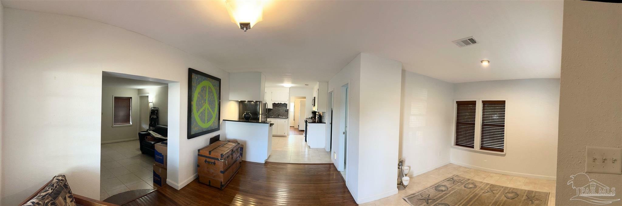 Property Photo: 6414 Hamilton Bridge Rd FL 32570