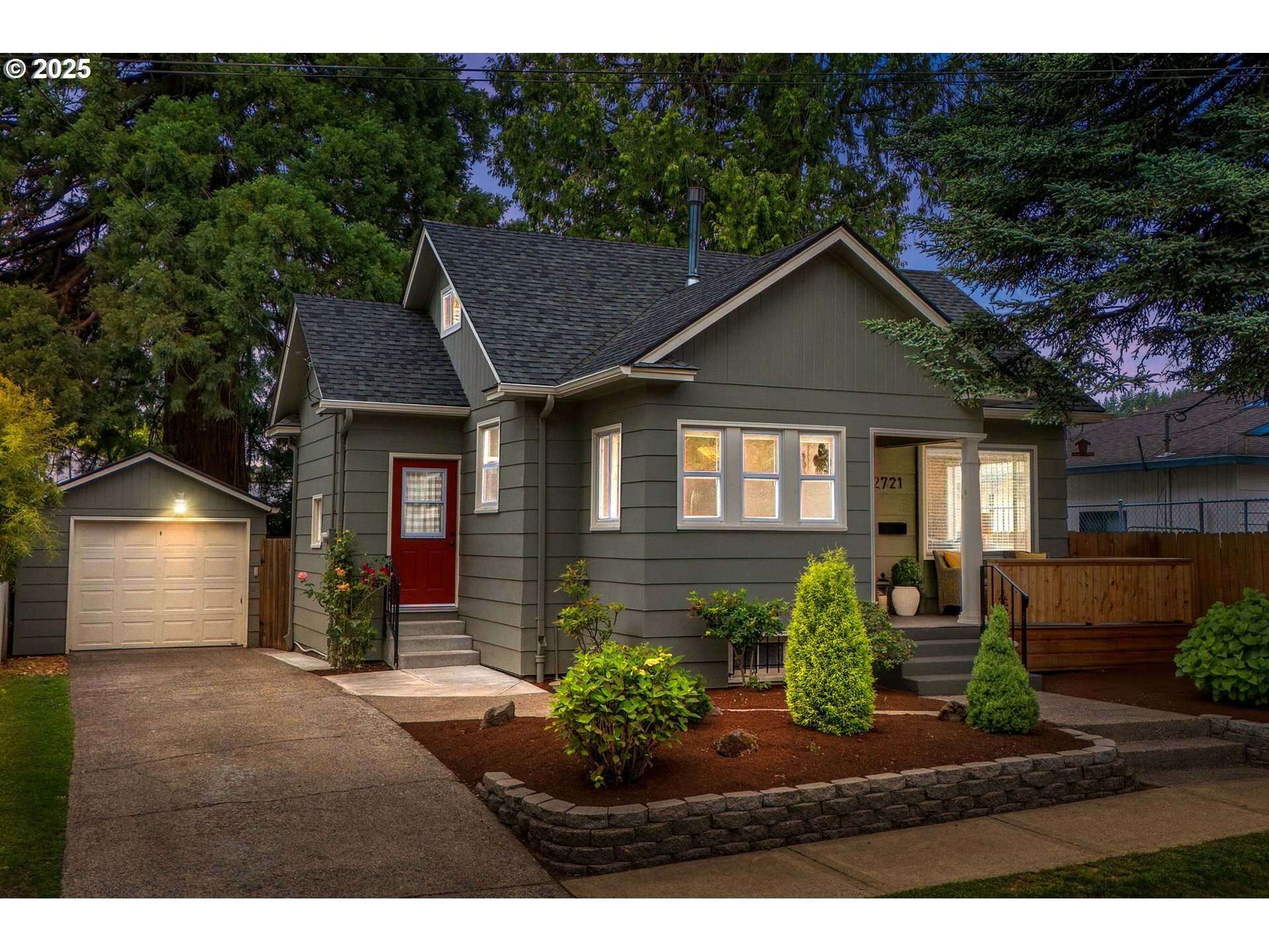 Property Photo: 2721 SE 78th Ave OR 97206