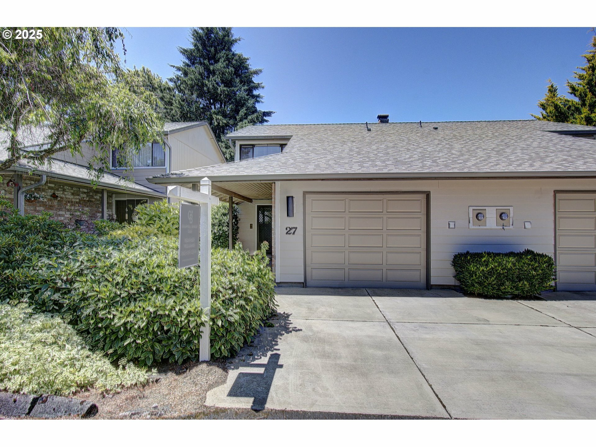 Property Photo: 4613 E 18th St 27 WA 98661