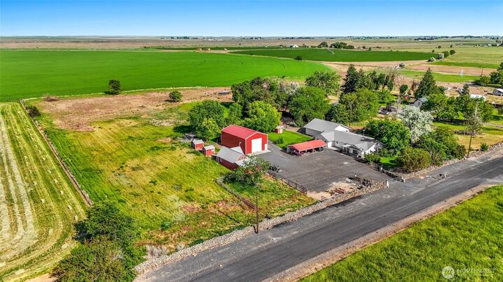 Property Photo:  11801  Road K  NE  WA 98837 