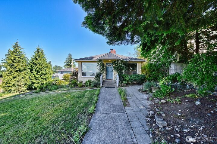 Property Photo:  1160  St Paul Street  WA 98229 