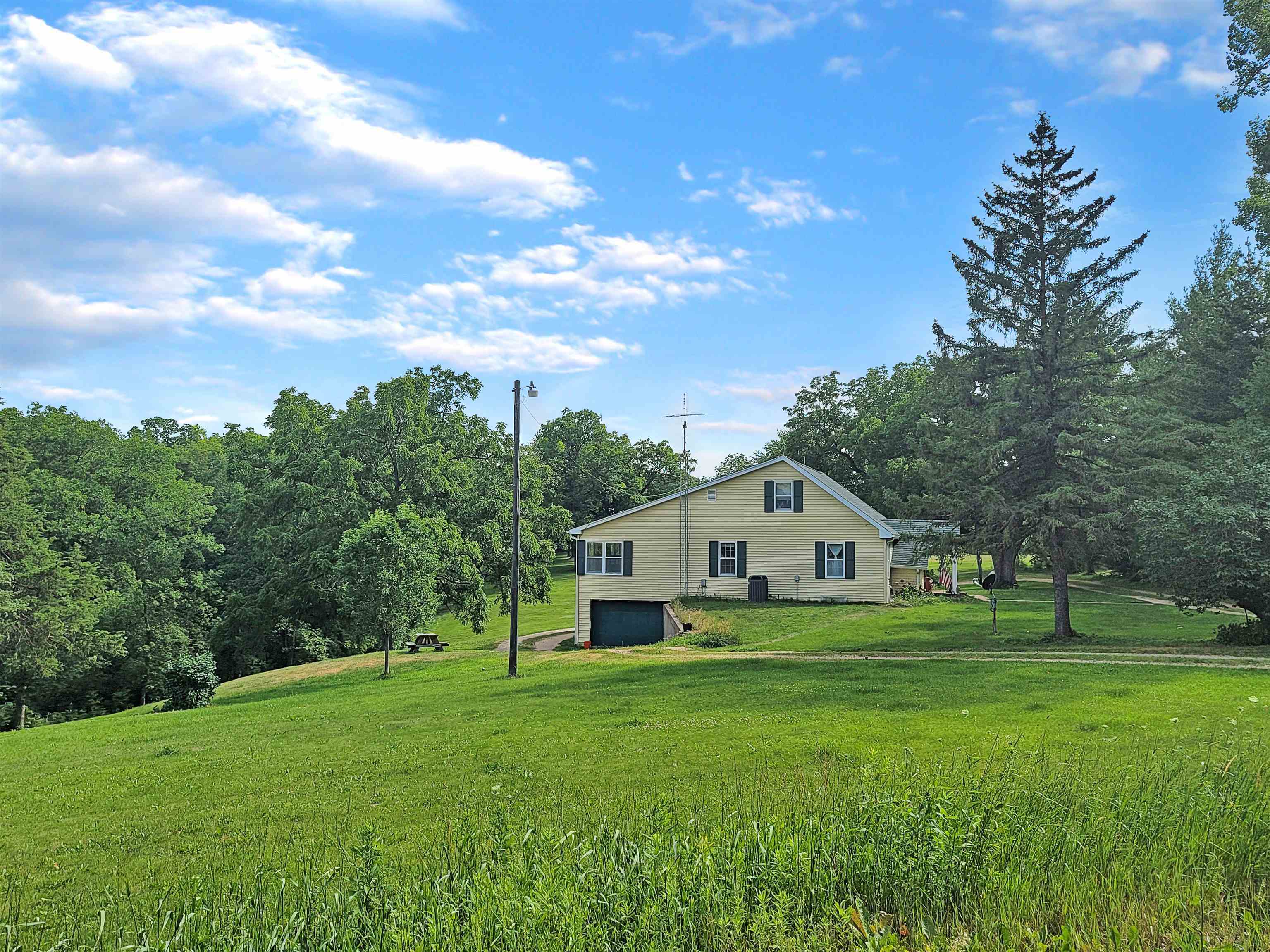 Property Photo: 4459 W Stagecoach Trail IL 61036