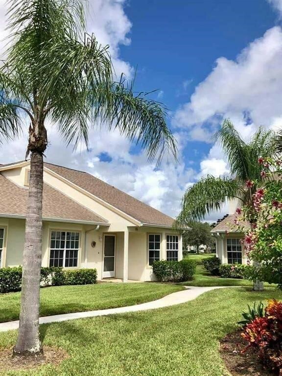 Property Photo: 1827 Aynsley Way 2-27 FL 32966