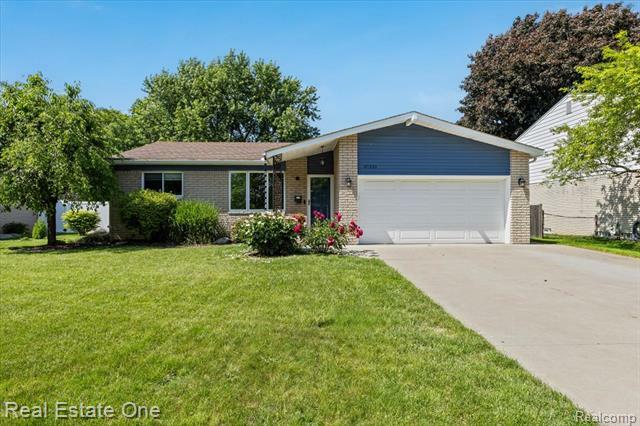 Property Photo: 37332 Bristol Street MI 48154