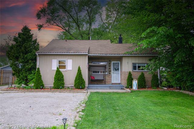 Property Photo: 7641 N Inkster Road MI 48185