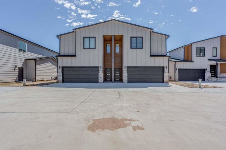 8429 W 37th St N  Wichita KS 67205 photo