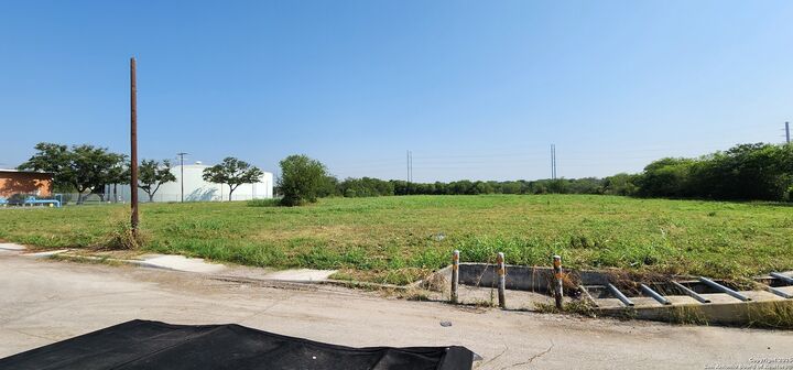 Property Photo: 3915 Flagle TX 78237