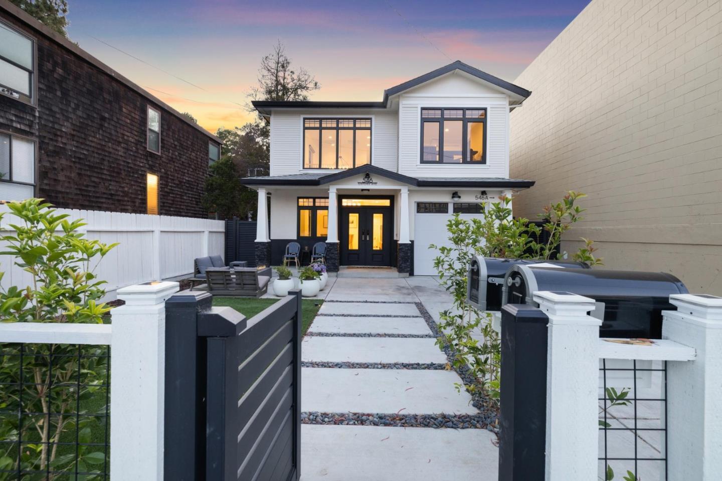 Property Photo:  546 Oxford Avenue  CA 94306 
