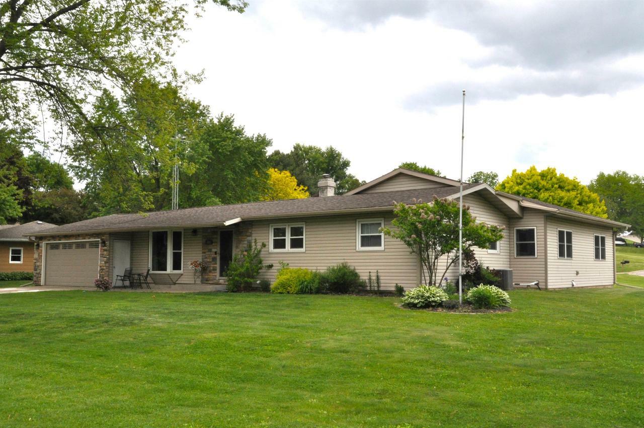Property Photo: 985 Fairway Circle WI 53577