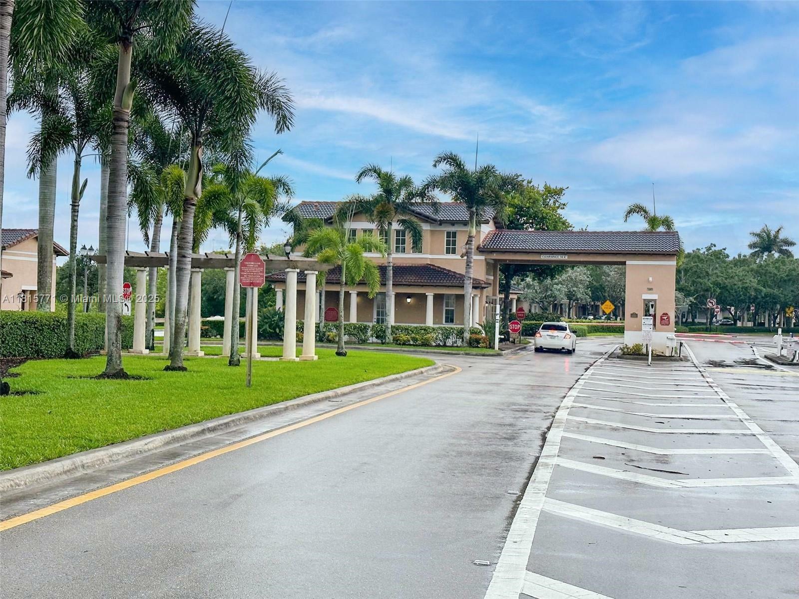 Property Photo: 419 SW 147th Ave 108 FL 33027