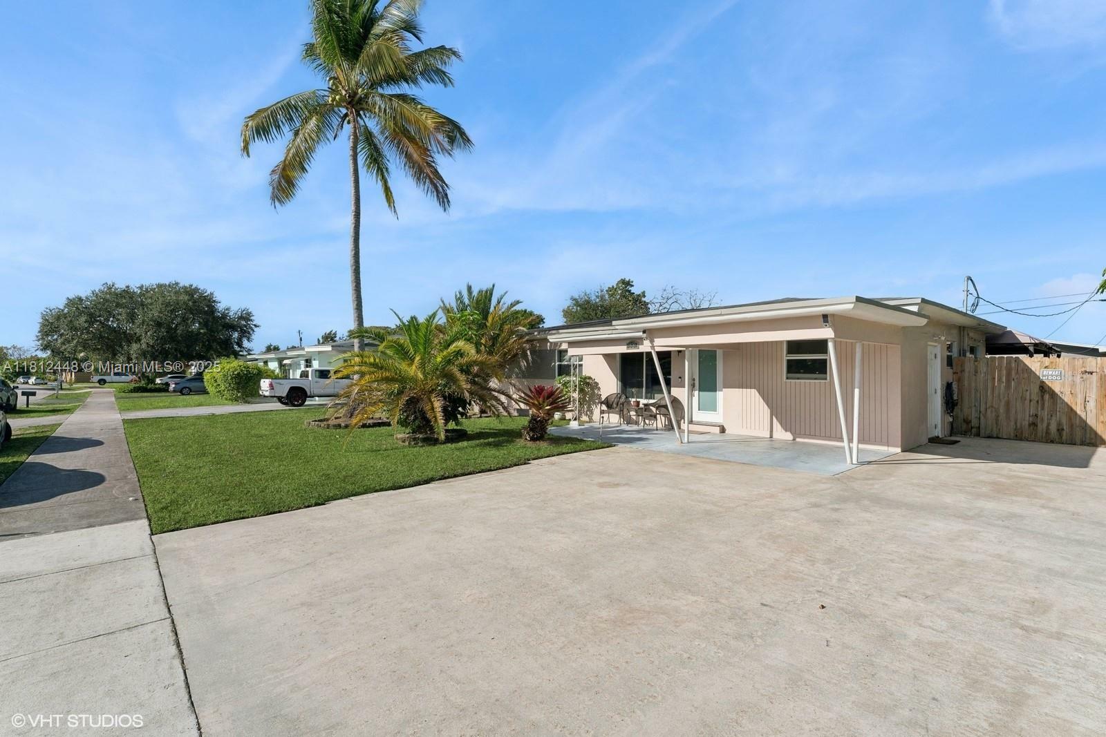 Property Photo: 1831 SW 42nd Ter FL 33317