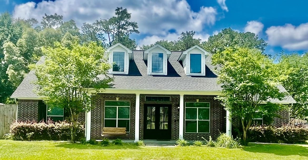 Property Photo: 110 Cheltenham St TX 77657