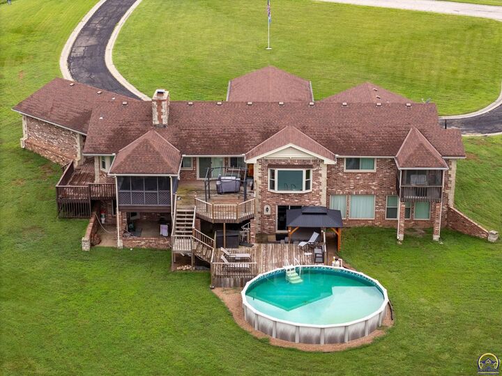Property Photo:  2040 SW Cottonwood Ln  KS 66615 