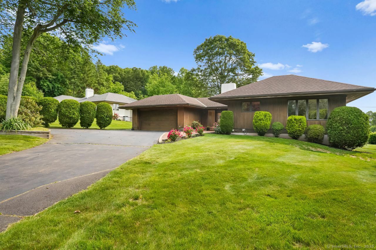 Property Photo: 21 Country Club Drive CT 06514