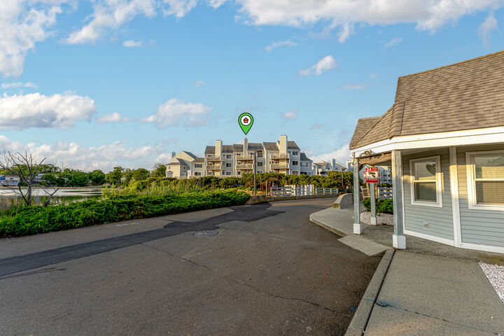 Property Photo:  2 Mansfield Grove Road Apt 374  CT 06512 