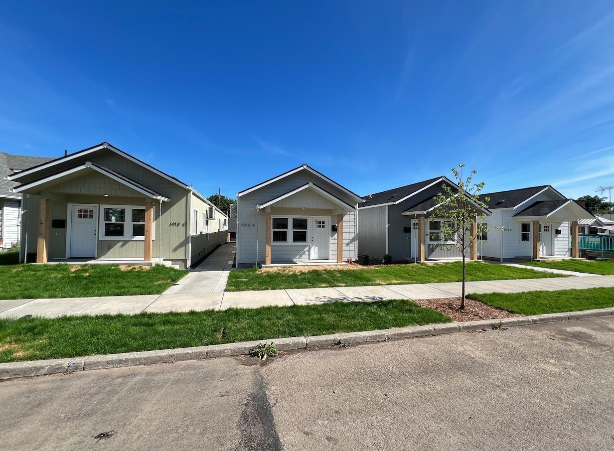 Property Photo: 1912 W Buckeye Ave WA 99205