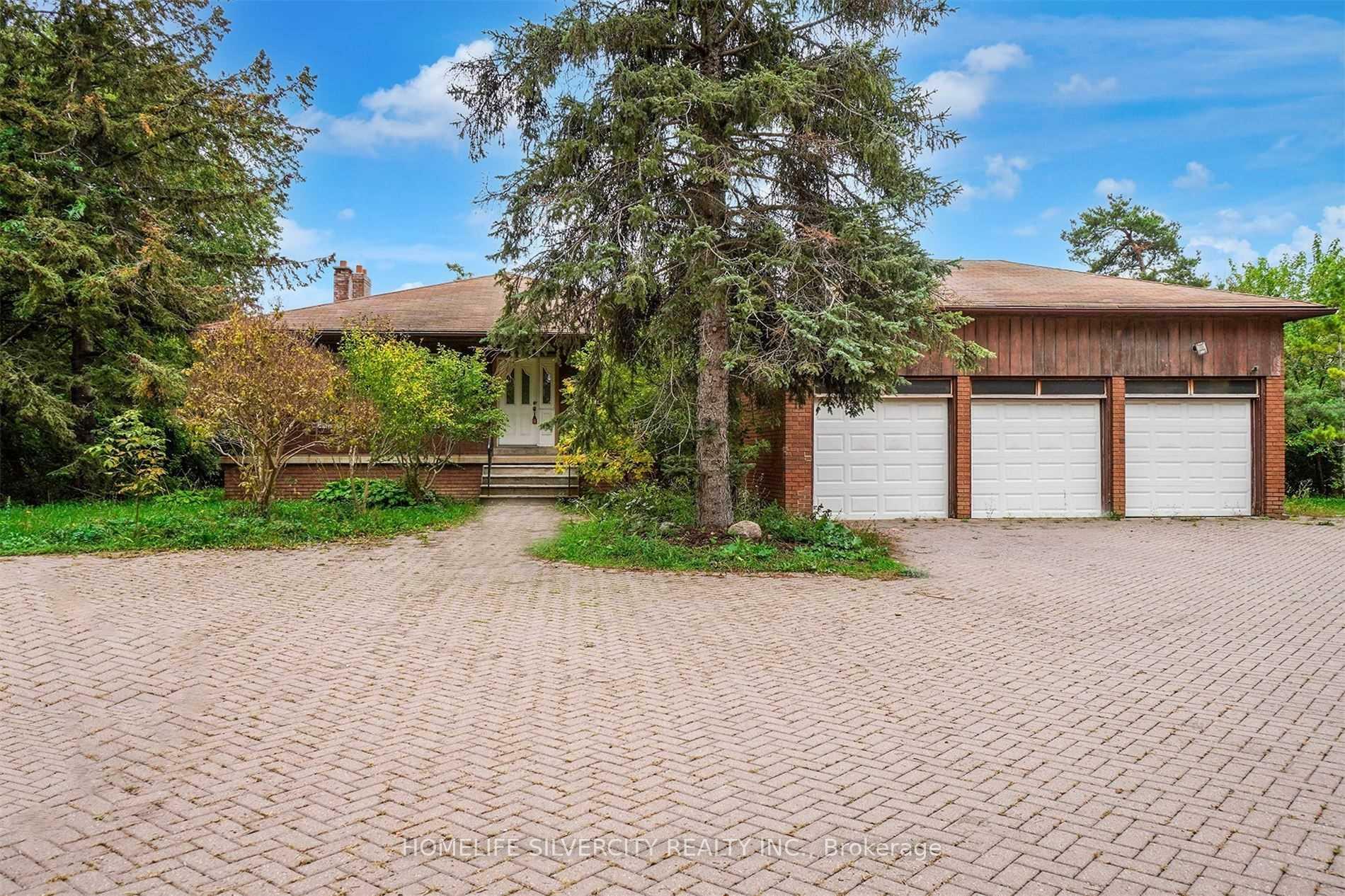 Property Photo: 4395 Castlemore Road ON L6P 0W9