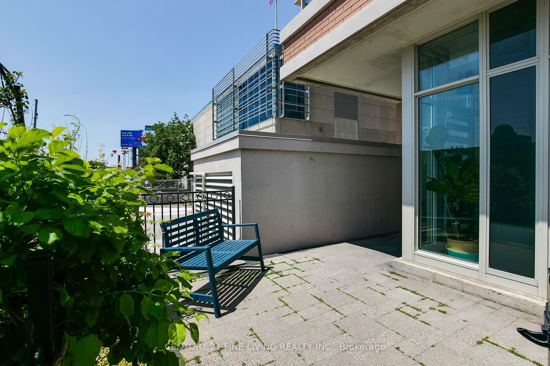 Photo de la propriété: 6 Pirandello Street Th22 ON M6K 0B1