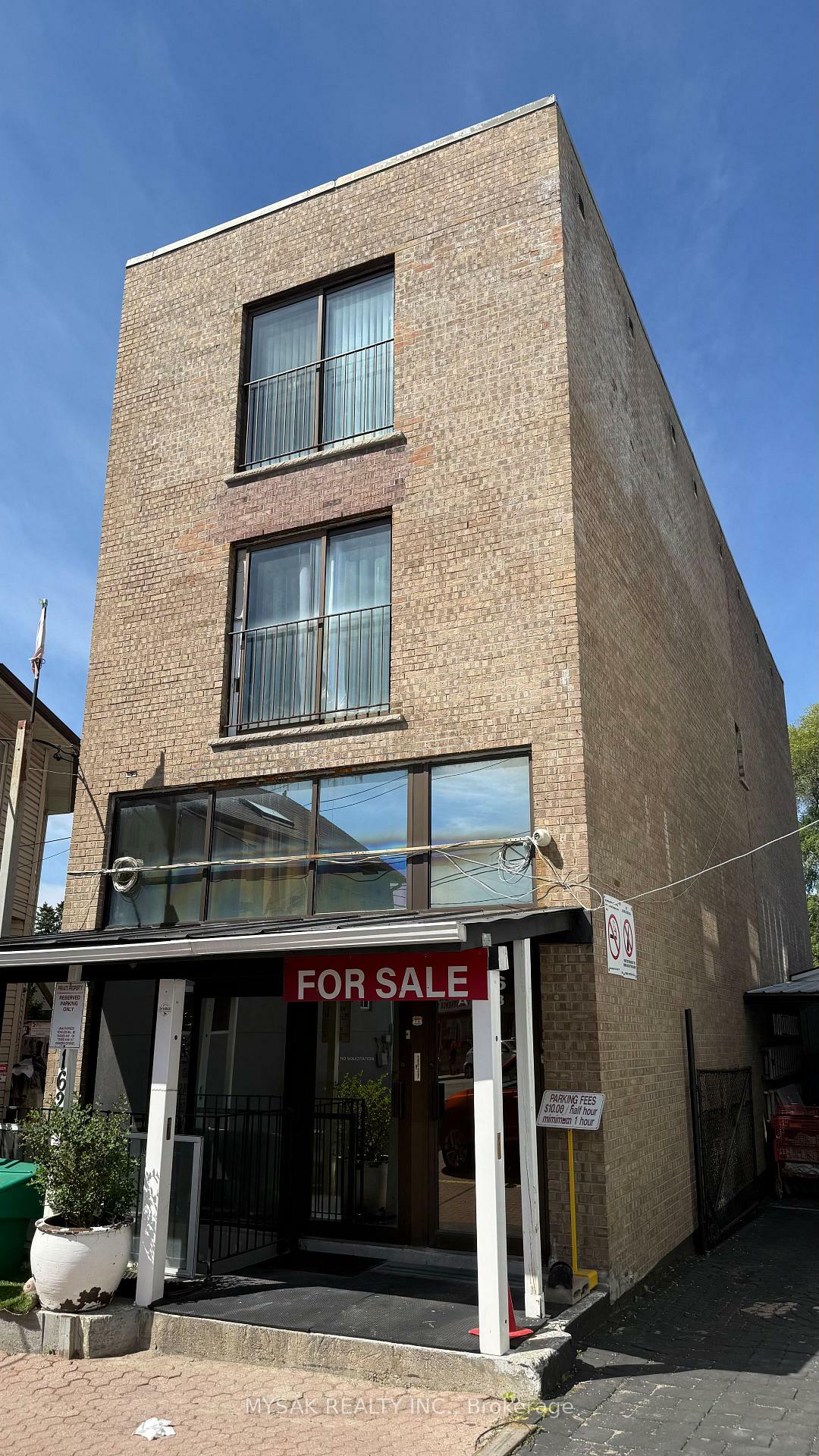 Photo de la propriété: 1626 Weston Road ON M9N 1T9