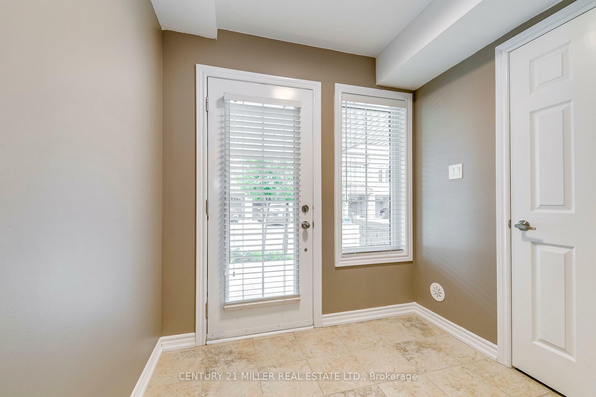 Photo de la propriété: 2435 Greenwich Drive 24 ON L6M 0S4