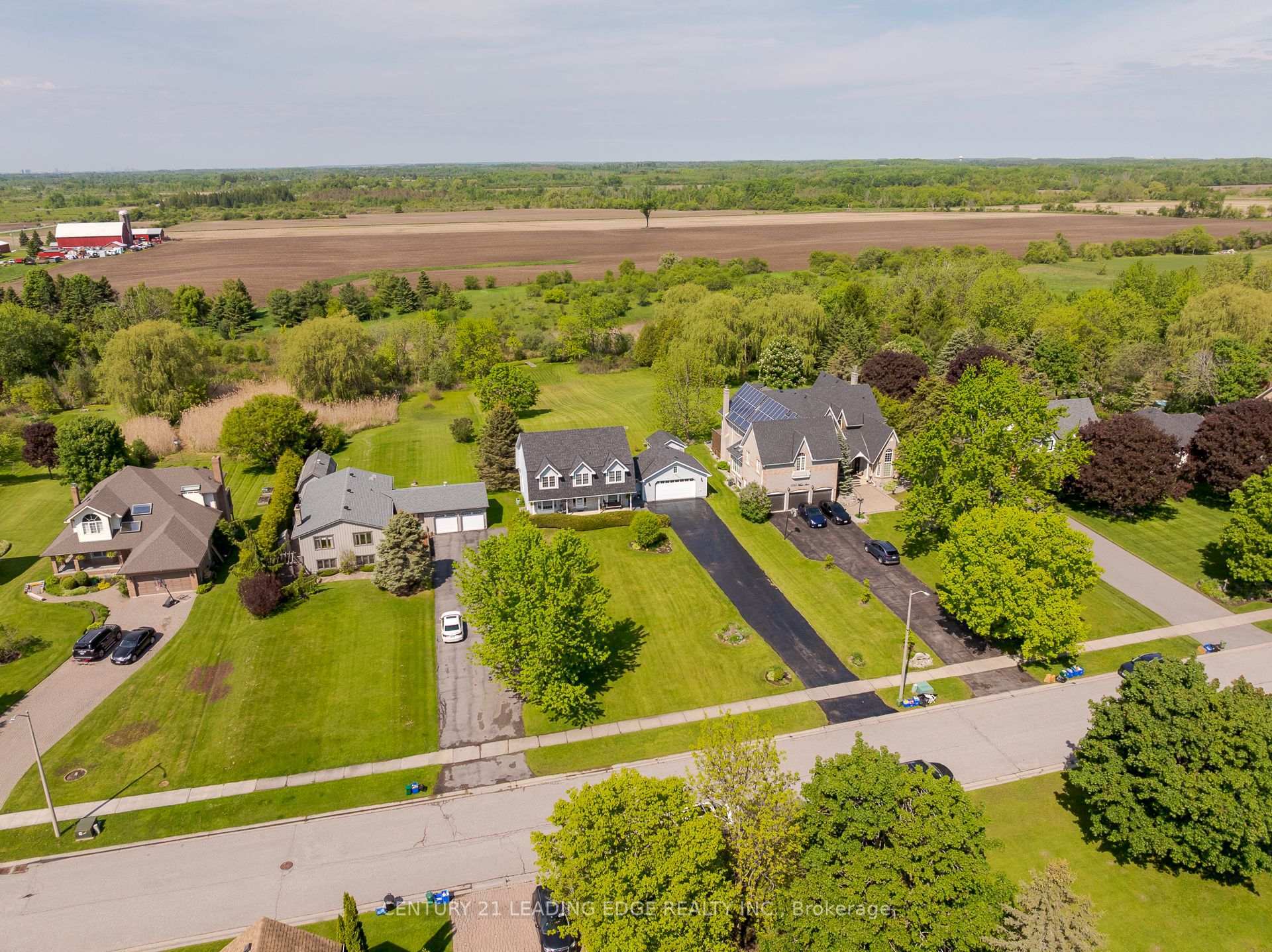 Property Photo: 5048 William Street ON L1Y 1B2