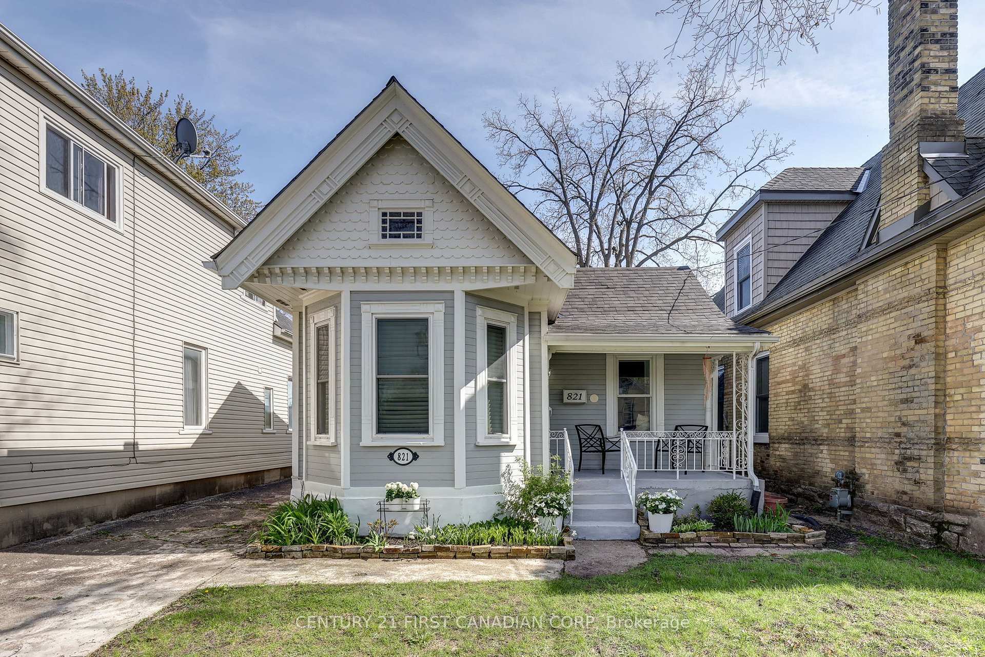 Photo de la propriété: 821 Queens Avenue ON N5W 3H7
