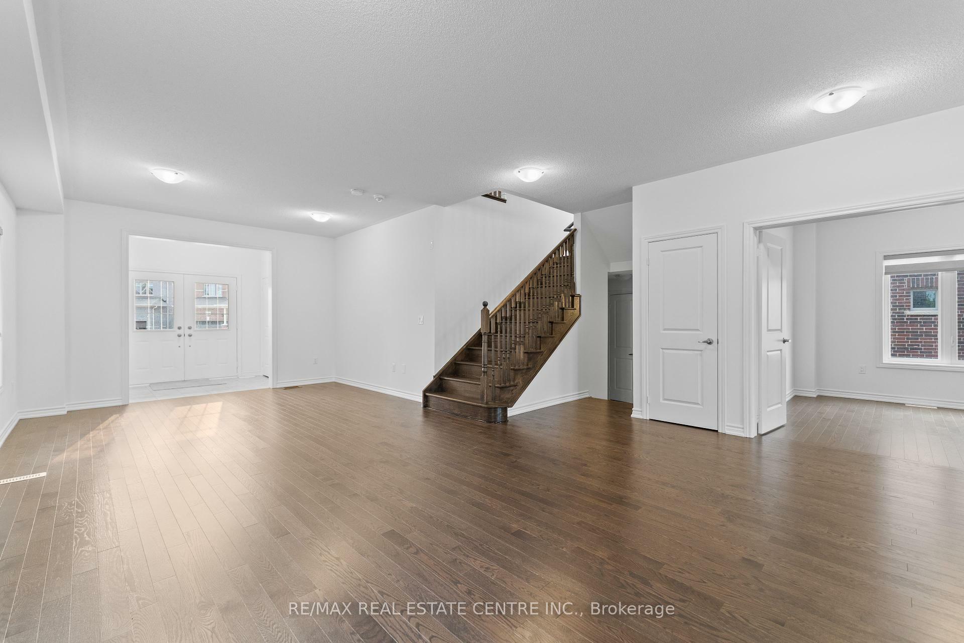 Property Photo: 335 Russell Street ON N0C 1B0
