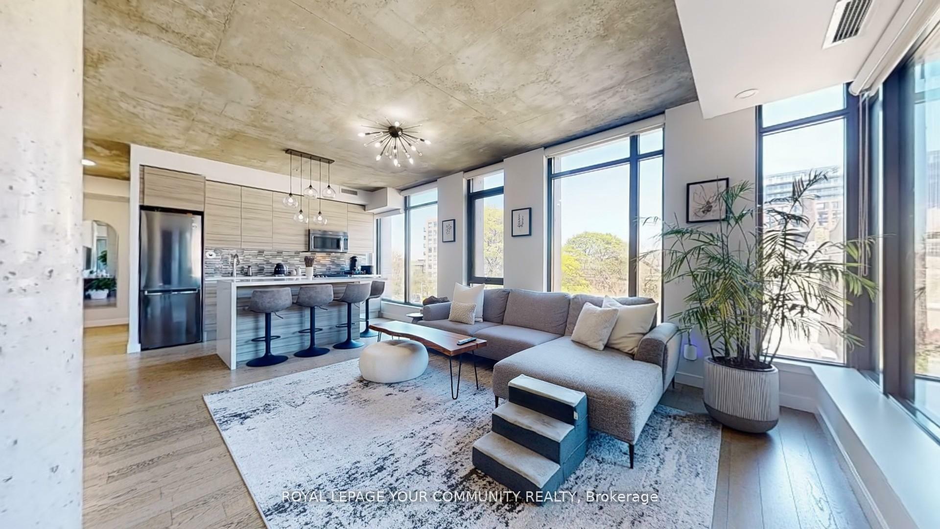 Property Photo: 111 Bathurst Street 314 ON M5V 0M9