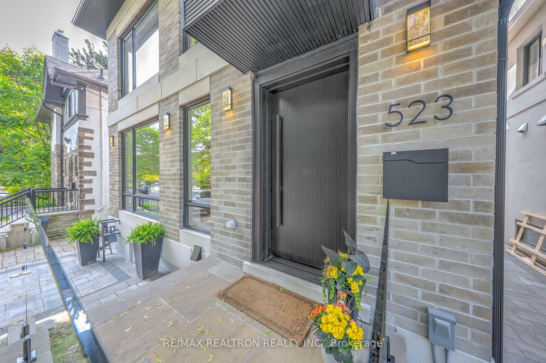 Property Photo: 523 Briar Hill Avenue ON M5N 1N1