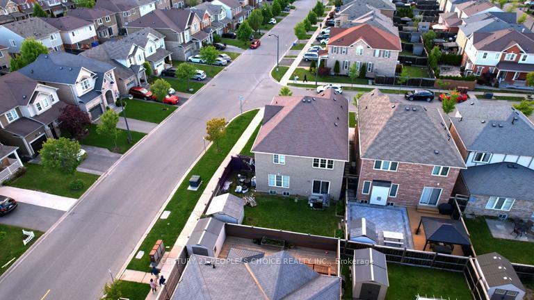 Photo de la propriété: 454 Grenke Place ON L9T 7T6