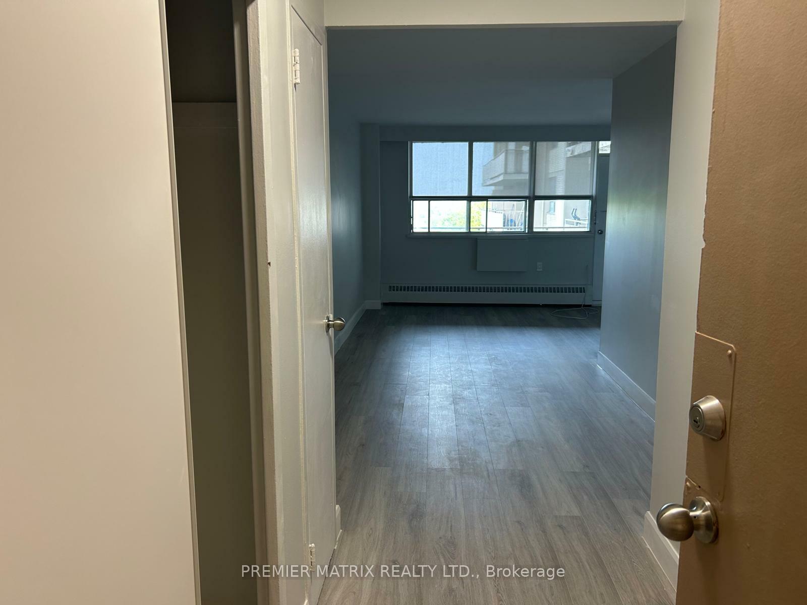 Photo de la propriété: 65 Thorncliffe Park Drive 608 ON M4H 1L2