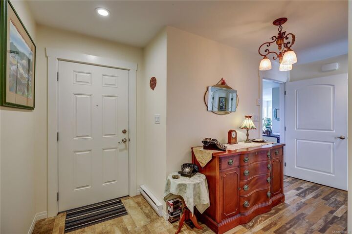 Property Photo: 2565 Cardena Cres BC V0N 2R0