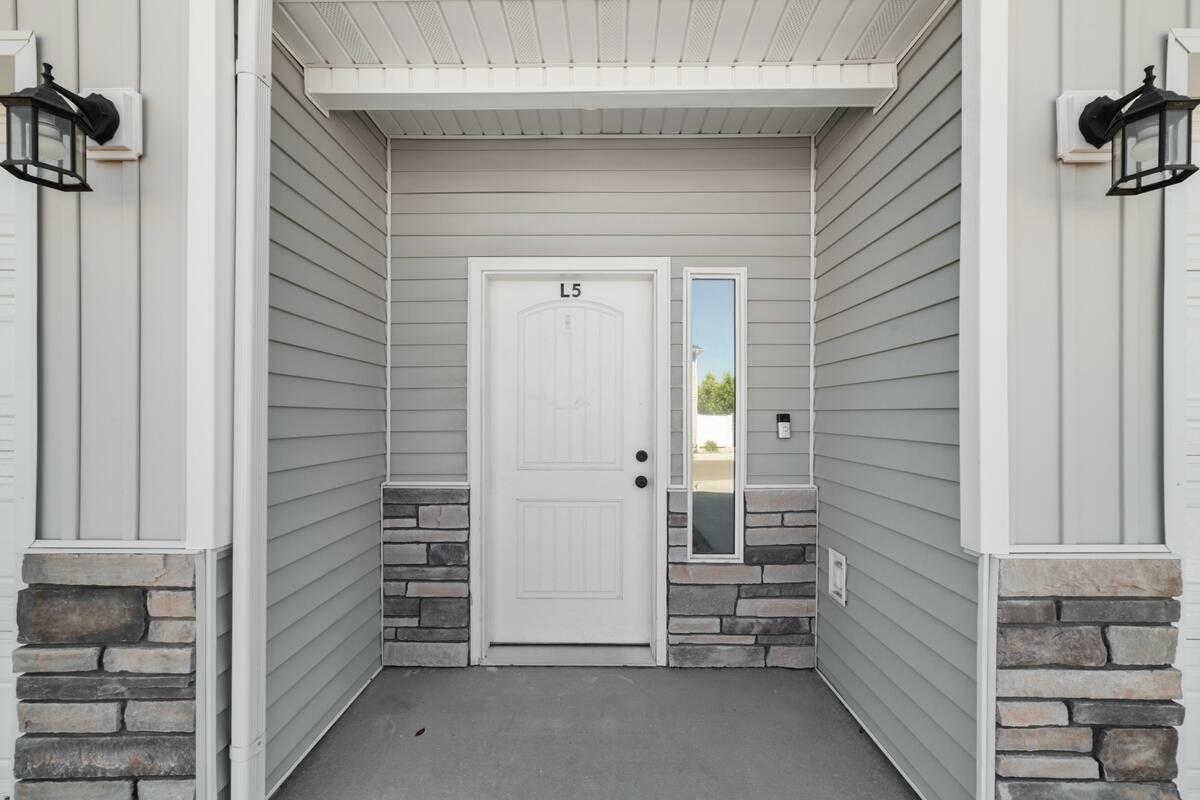 Property Photo: 404 W 1325 N #L-5 UT 84721