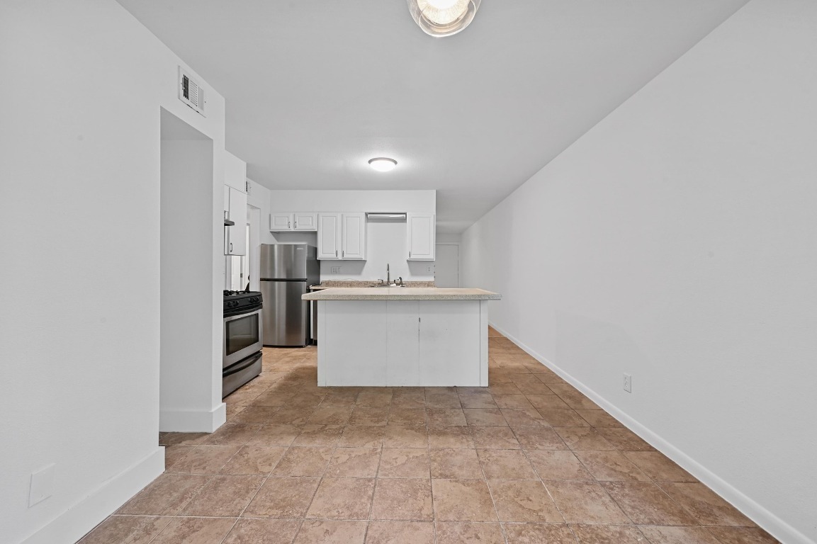 Property Photo: 2303 E Side Drive 102 TX 78704