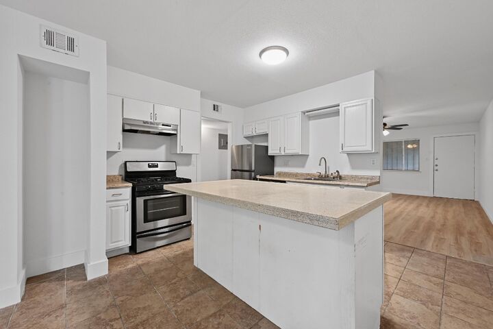 Property Photo:  2303 E Side Drive 102  TX 78704 