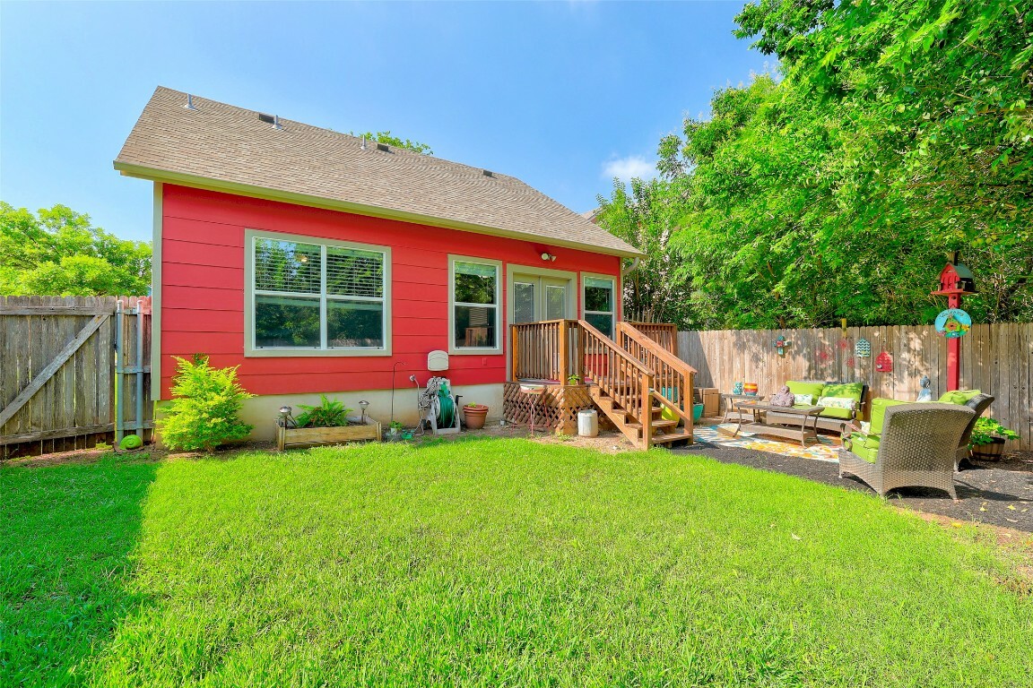 Property Photo: 1003 E 3rd Street TX 78626