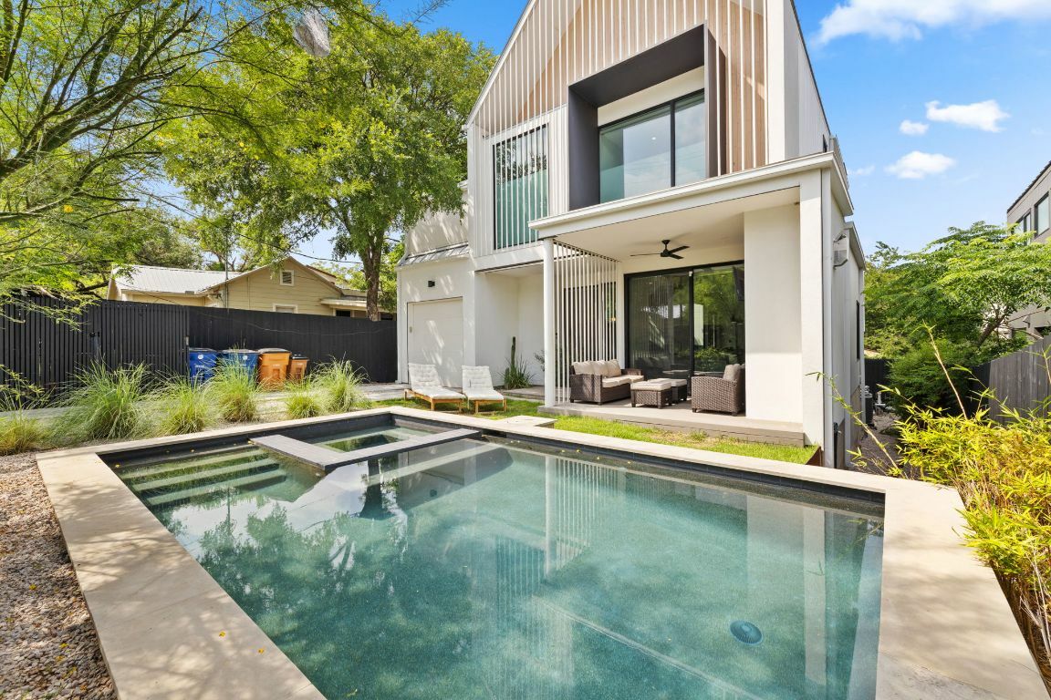 Property Photo: 704 W Elizabeth Street 1 &Amp 2 TX 78704