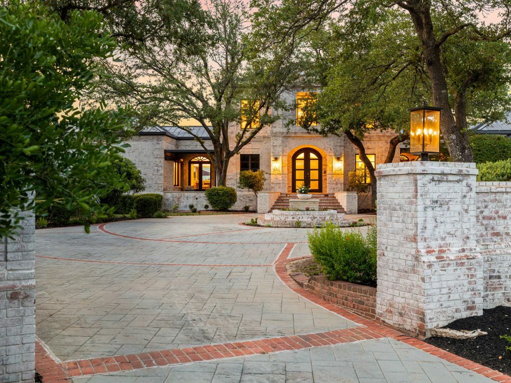 Property Photo: 15902 Soleil Court TX 78734