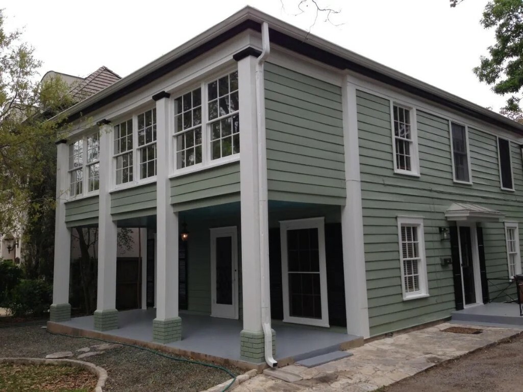 Property Photo: 2403 Jarratt Avenue A TX 78703