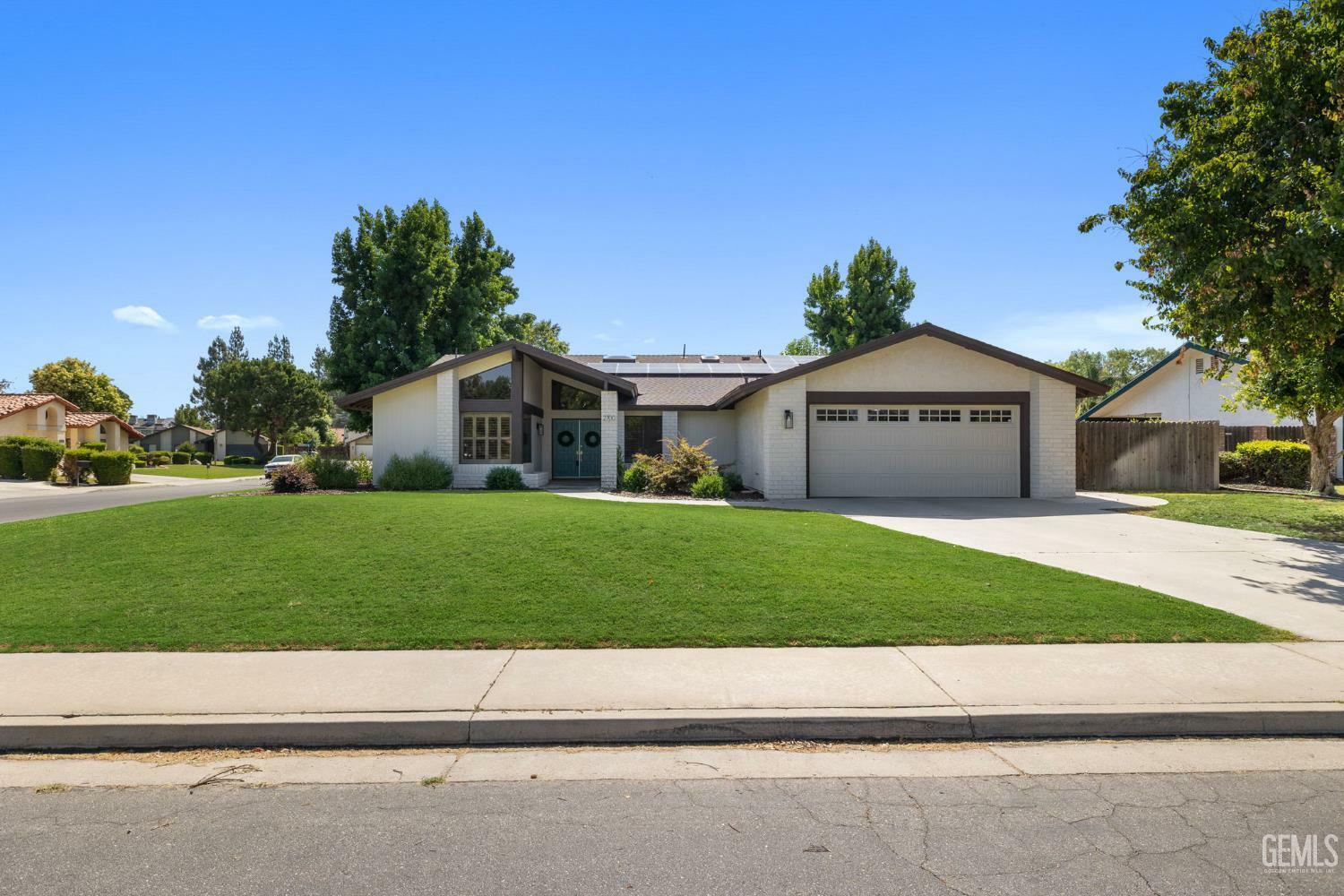 2700 Hoad Lane  Bakersfield CA 93309 photo