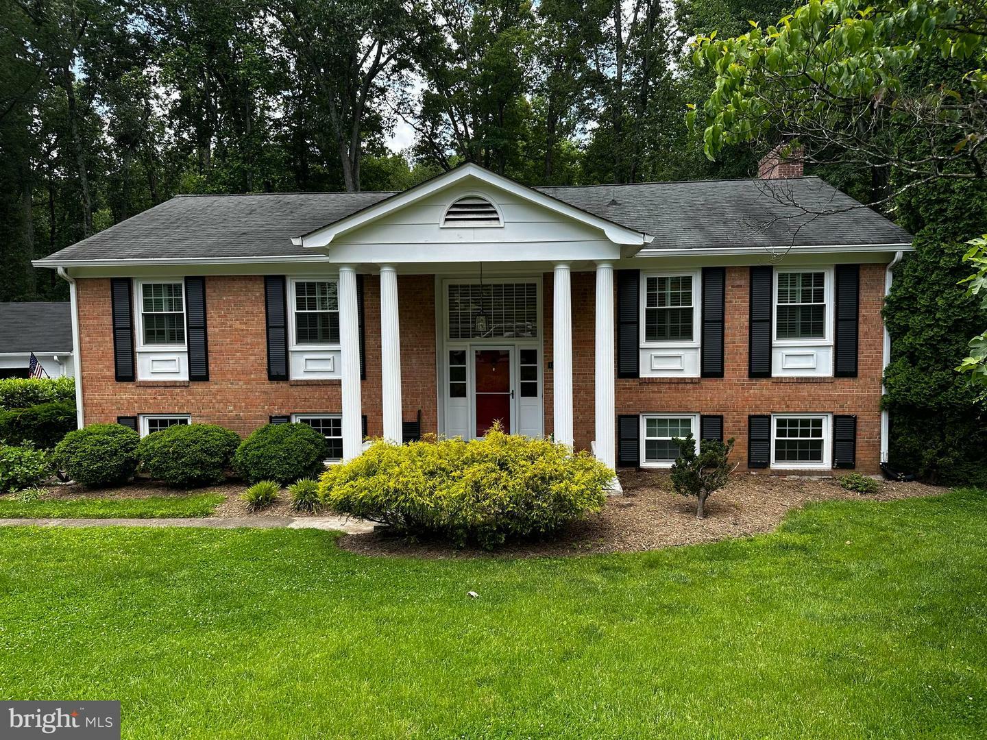 Property Photo: 12134 Stirrup Road VA 20191