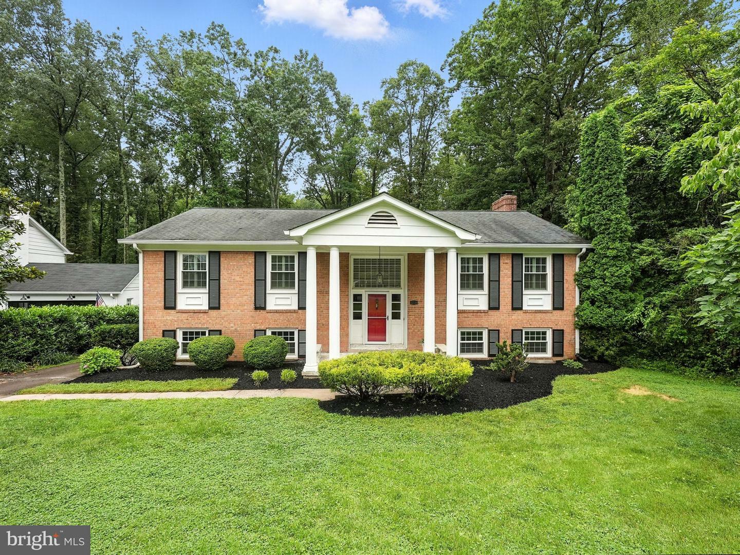 Property Photo: 12134 Stirrup Road VA 20191