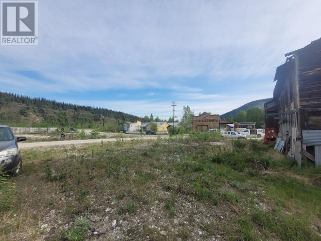 Property Photo:  252-A Harper Street  YT Y0B 1G0 