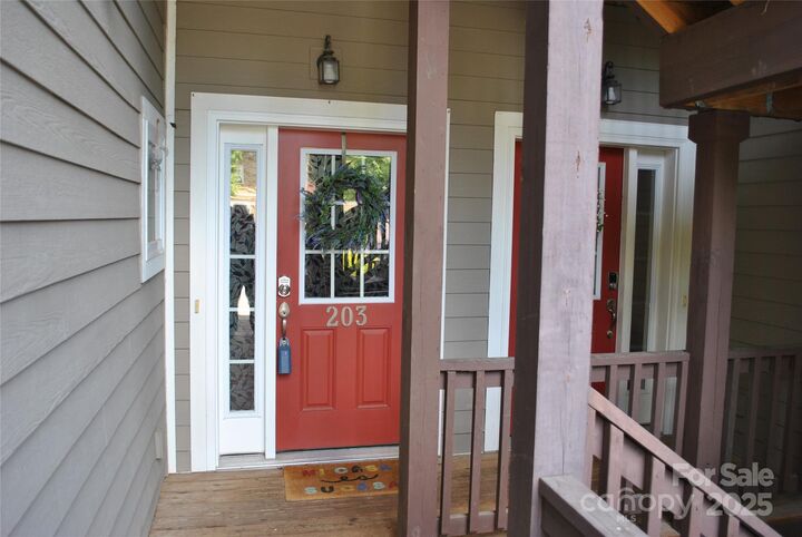 Property Photo: 20 Foxden Drive 203 NC 28732